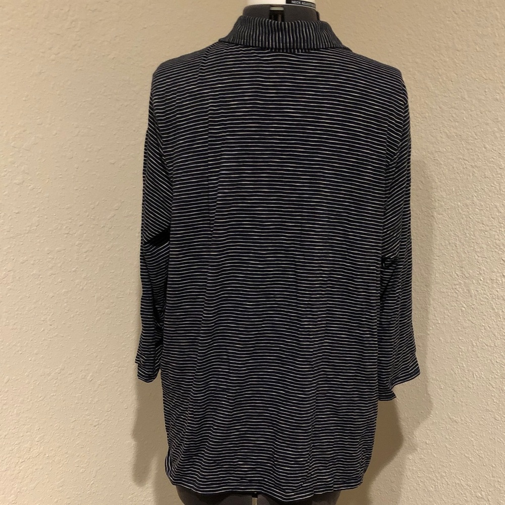Women’s Striped Black and White Top - Picture 10 of 14